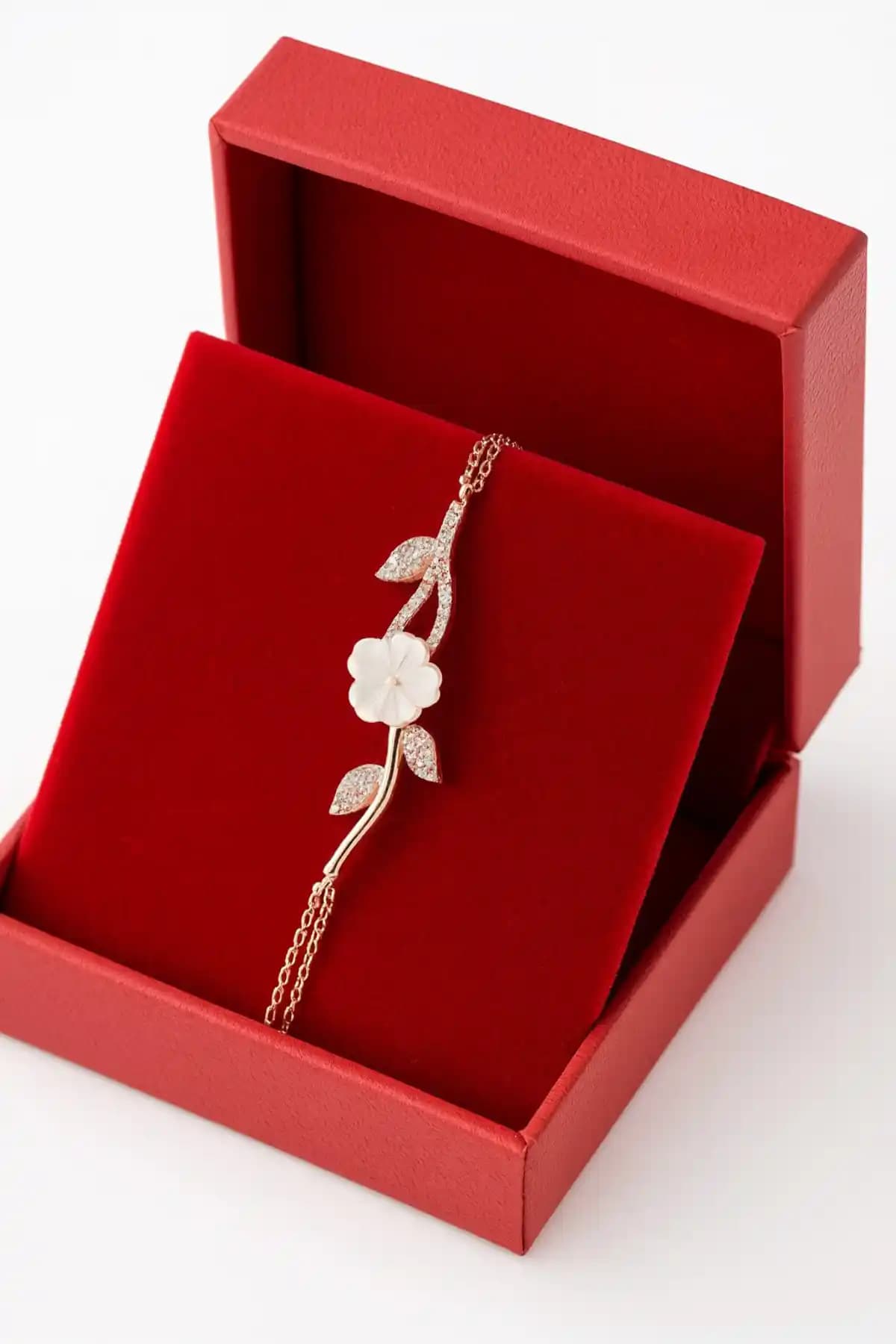 925 Ayar Gümüş Manolya Çiçeği Bileklik Zarif ve Özgün Tasarım Günlük Kullanım İçin