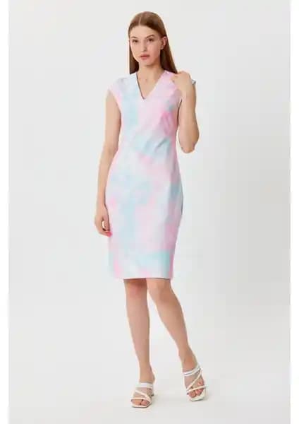 Alexander Gardi V Yaka Kalem Elbise Günlük ve Ofis Şıklığı İçin Uygun Tasarım