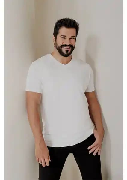 Altınyılz Classics Erkek Beyaz %100 Pamuk Slim Fit Dar Kesim V Yaka Tişört Ürün Özellikleri