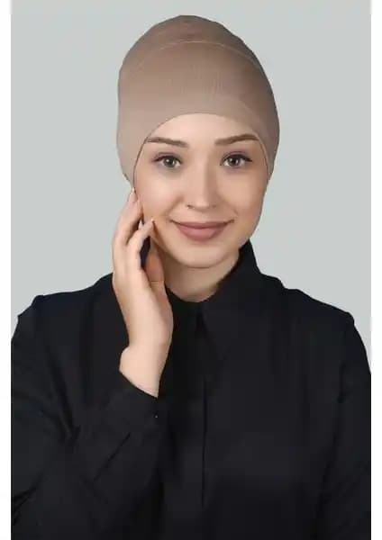 Altobeh Hazır Pratik Geçmeli Uzun Boru Tesettür Bonesi Koyu Bej Şıklık ve Konfor Sunar