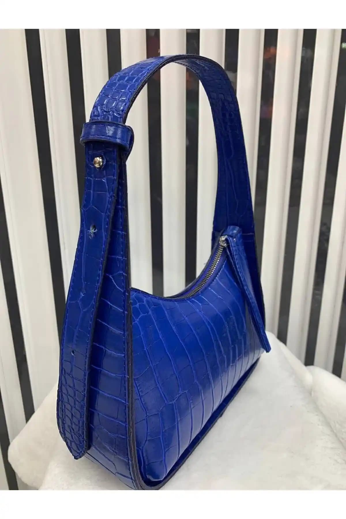 AsperaBag Saks Mavi Kroko Desenli Baget Çanta Günlük ve Şık Kullanım İçin Ideal