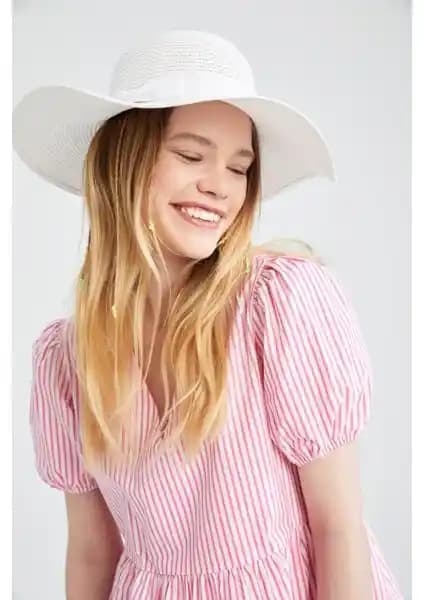 DeFacto Kadın Hasır Şapka Geniş Model ve Şerit Detaylarıyla Yaz Aksesuarı