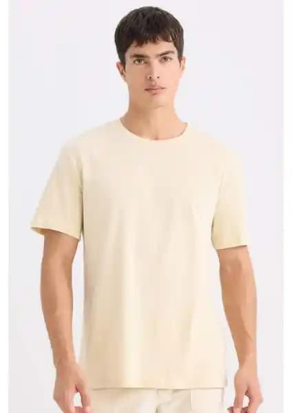 DeFacto Regular Fit Bisiklet Yaka Basic Tişört Günlük Şıklık ve Konfor Sunar