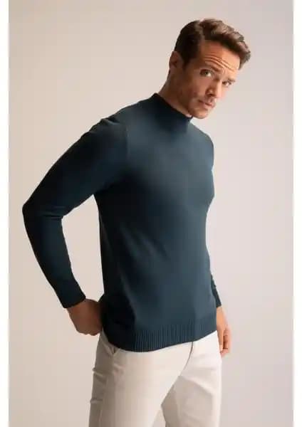 DeFacto Slim Fit Yarım Balıkçı Yaka Triko Kazak R1127AZ22WN Detaylı İnceleme ve Kombinasyon Önerileri