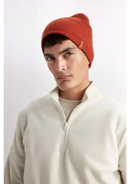 DeFacto ve Hatemoğlu Erkek Bere Karşılaştırması: Malzeme, Tasarım ve Kullanıcı Yorumları