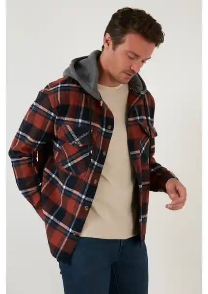 Erkek Oduncu Gömlekleri Karşılaştırması: Ekose ve Ekoseli Modellerin Özellikleri ve Kullanım Alanları