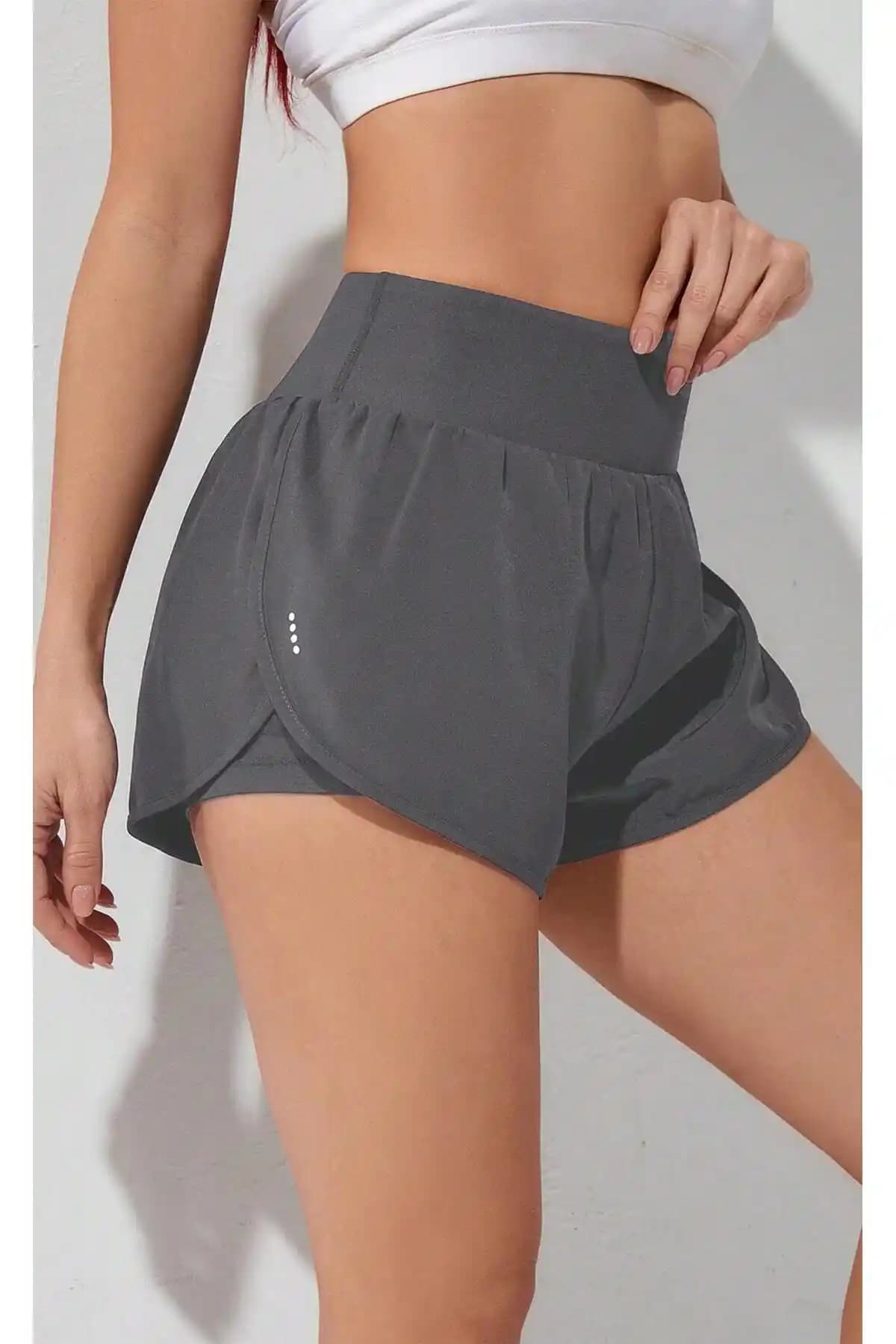 Ghassy Co Kadın 2'li Spor Şortu Modern Tasarım ve Yüksek Konfor Sunar