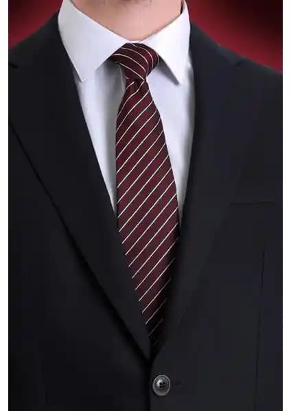 Hatemoğlu Kravat Karşılaştırması: Bordo Çizgili ve Lacivert Düz Modeller