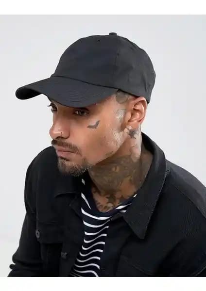 İki Farklı Şapka Modelinin Malzeme, Konfor ve Koruma Özellikleri Karşılaştırması