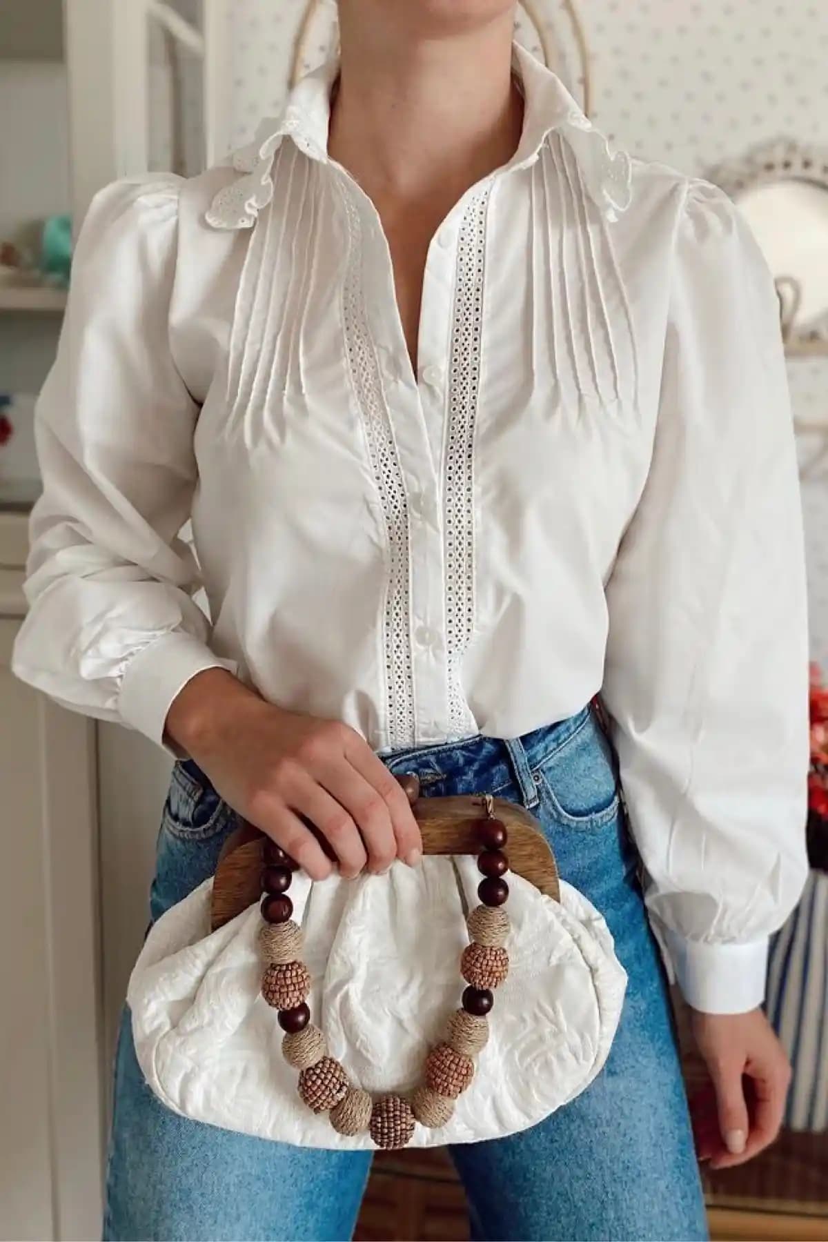 Kadınlar İçin Şık ve Dayanıklı Fisto Detaylı Pamuklu Beyaz Gömlek