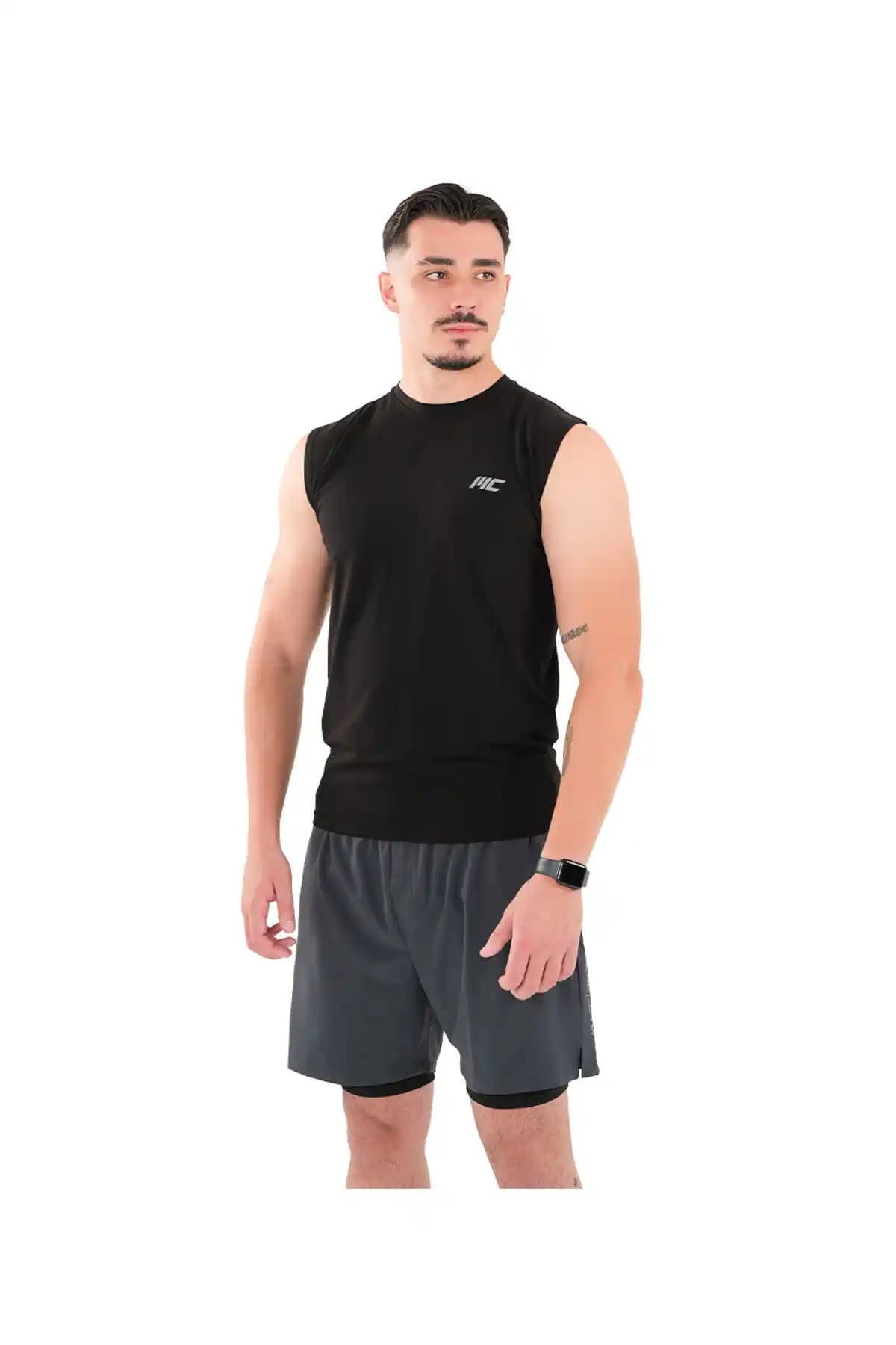 MuscleCloth Siyah Kolsuz Spor Tişörtü Yüksek Performans ve Konfor Sunar