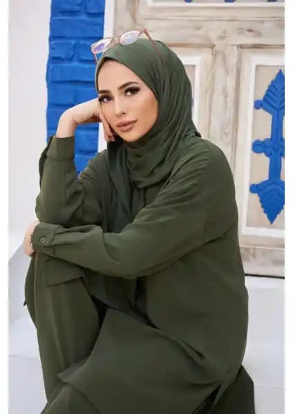 Naciye Sultan Tesettür Penye Şal Çimen Yeşili: Şıklık ve Konforun Buluşması