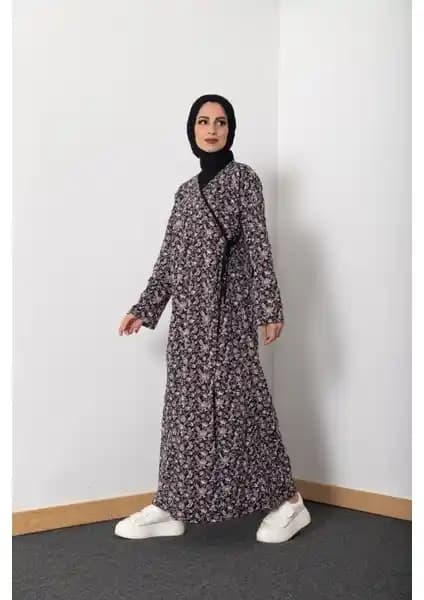 Namaz Elbisesi Karşılaştırması: Pamuklu ve Lacivert Modellerin Özellikleri ve Kullanım Avantajları