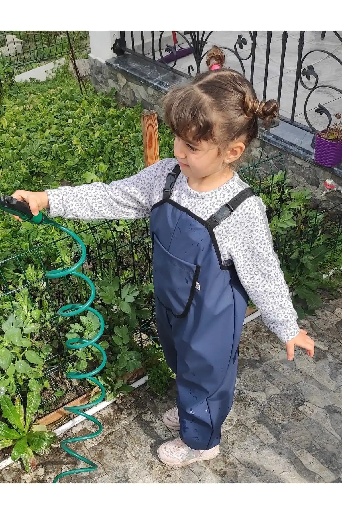 Novy Baby Su Geçirmez Kumaş ile Güvenli ve Konforlu Çocuk Yağmur Kıyafetleri