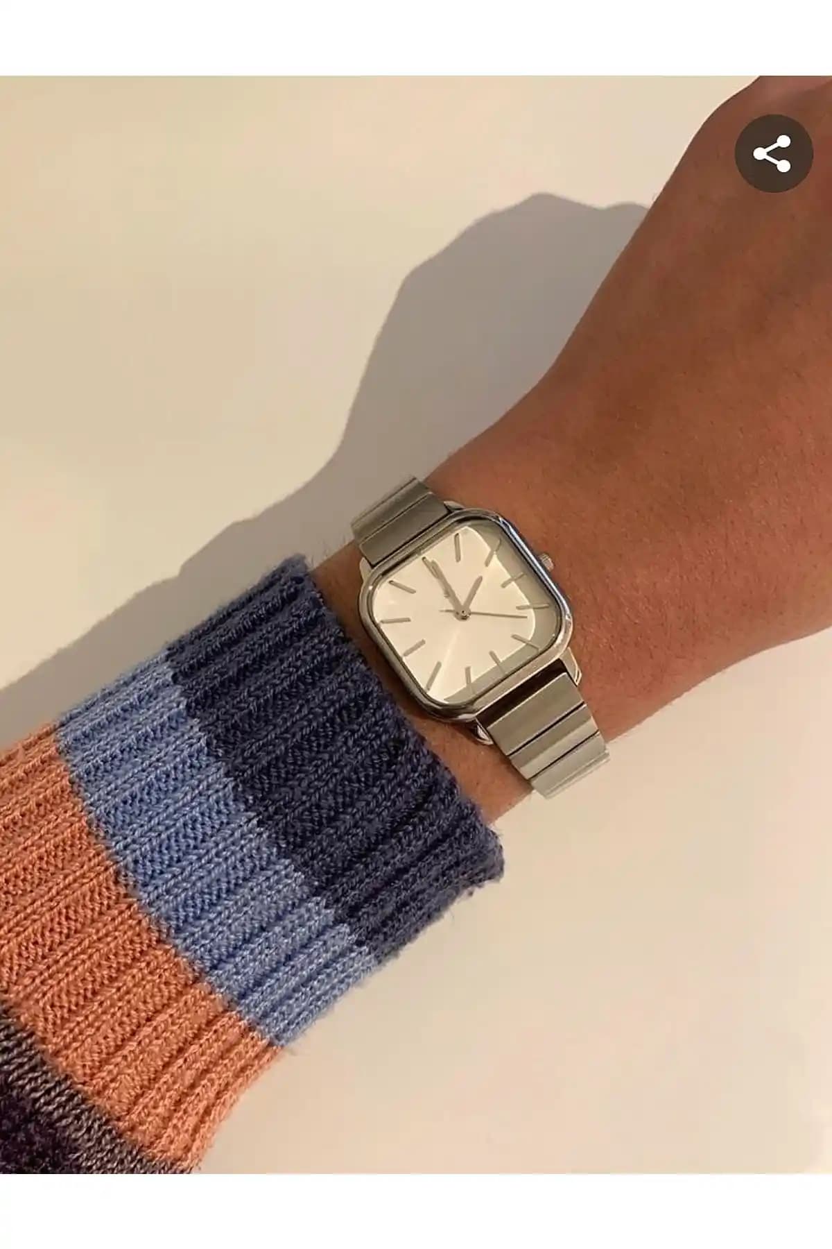 Pullmarkt Kare Retro Çelik Kadın Kol Saati: Şıklık ve Dayanıklılığın Buluşması