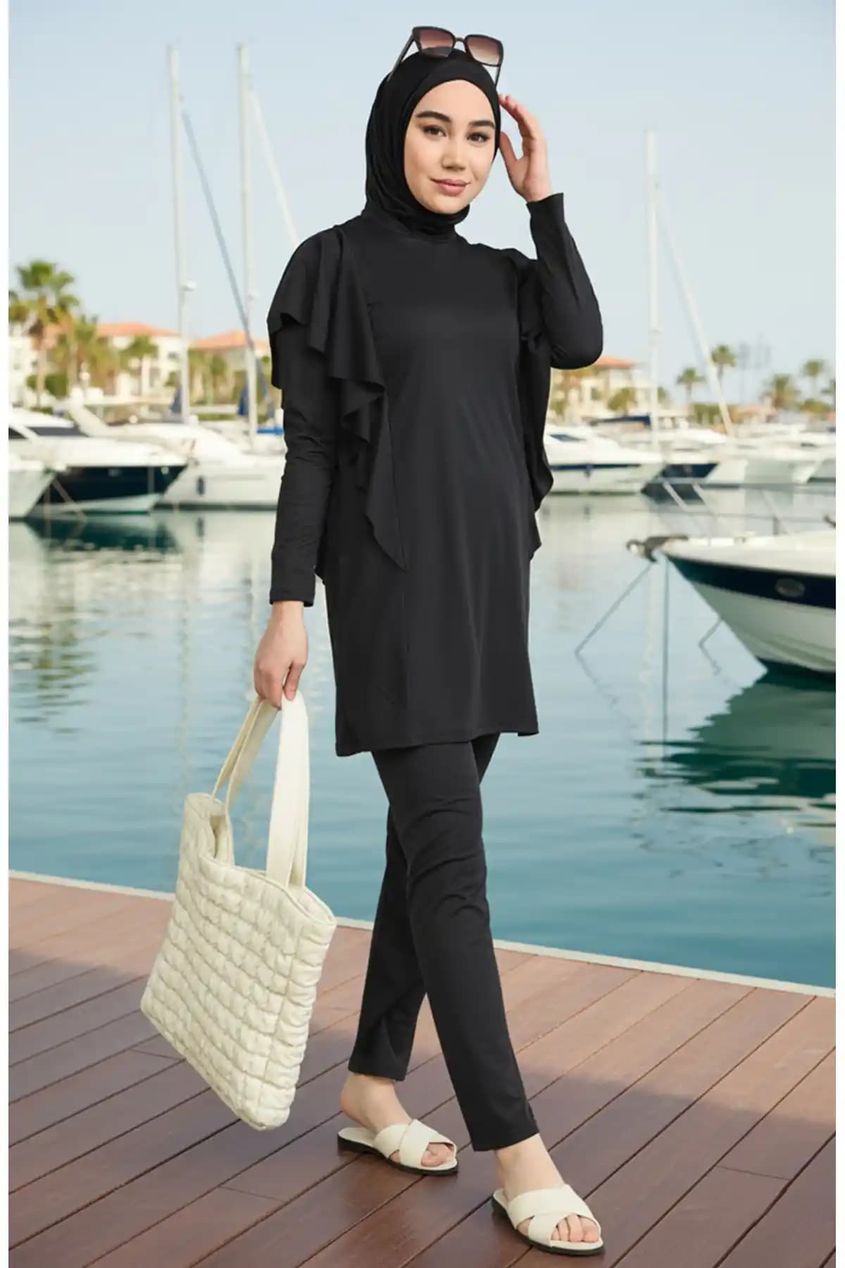 Sefamerve Garnili Tesettür Mayo Siyah: Modern Tasarım ve Fonksiyonellik Bir Arada