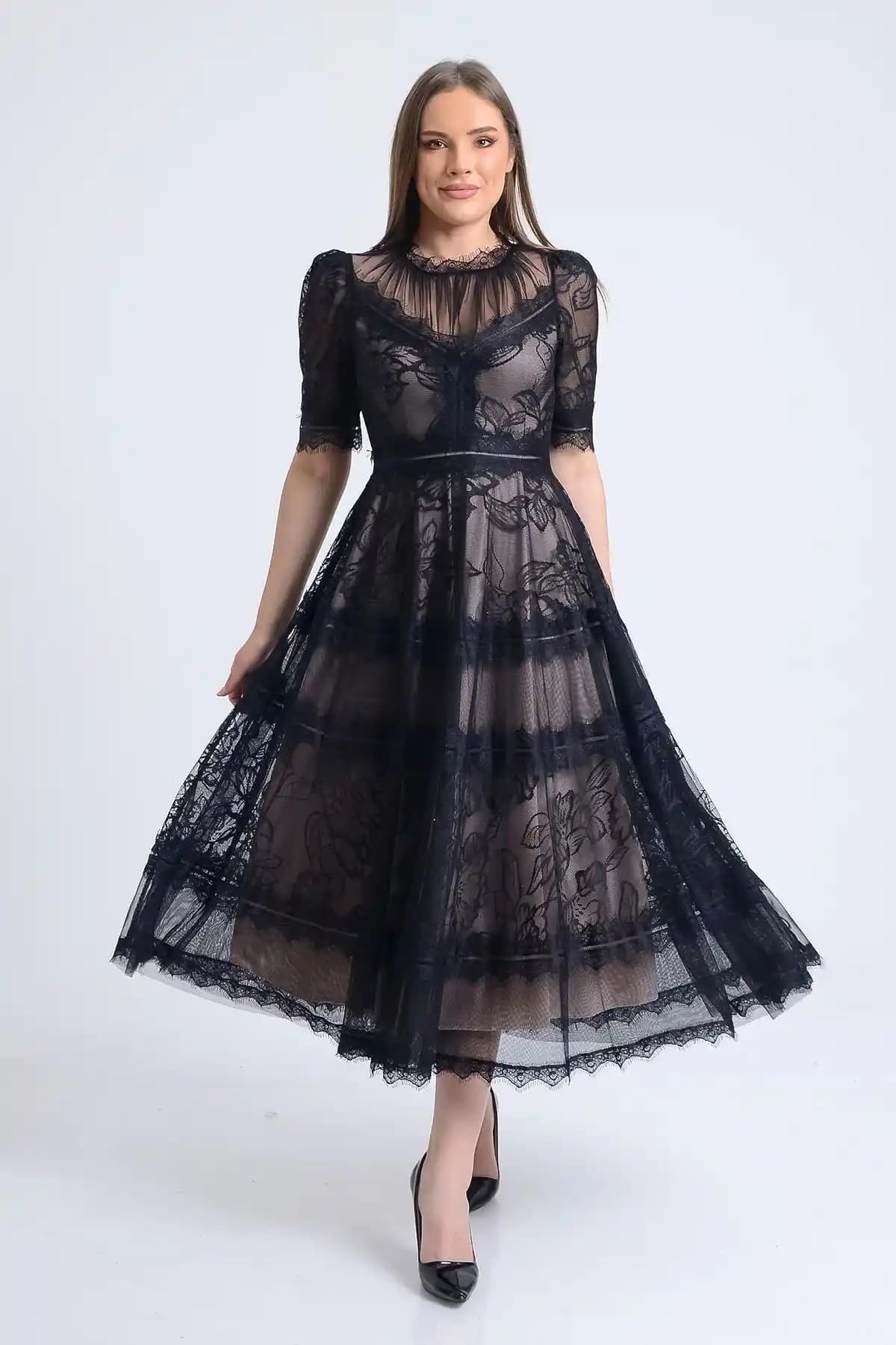 SpringStore Siyah Kısa Kol Dantel Abiye Elbise: Şık ve Zarif Gece Kıyafeti Seçenekleri