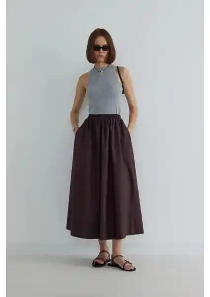 Suud Collection Etek Karşılaştırması: Poplin Kloş ve Piliseli Ekru Eteklerin Özellikleri