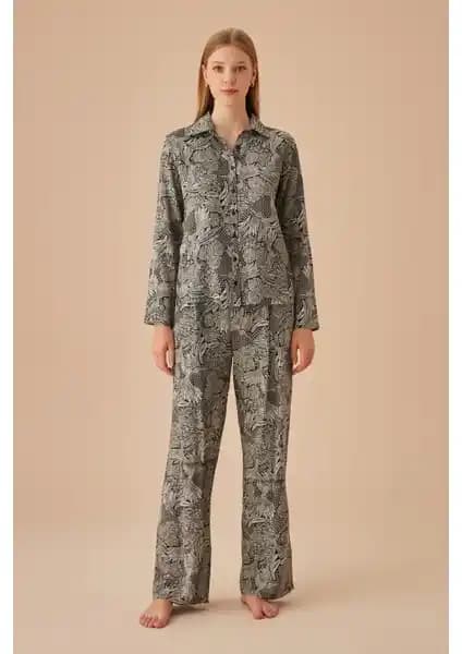 Suwen Caroline Maskülen Pijama Takımı: Konfor ve Şıklık Bir Arada