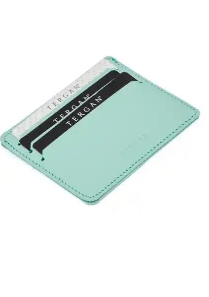 Tergan ve Visso Hakiki Deri Kartlık Karşılaştırması: Malzeme, Tasarım ve Kullanım Özellikleri