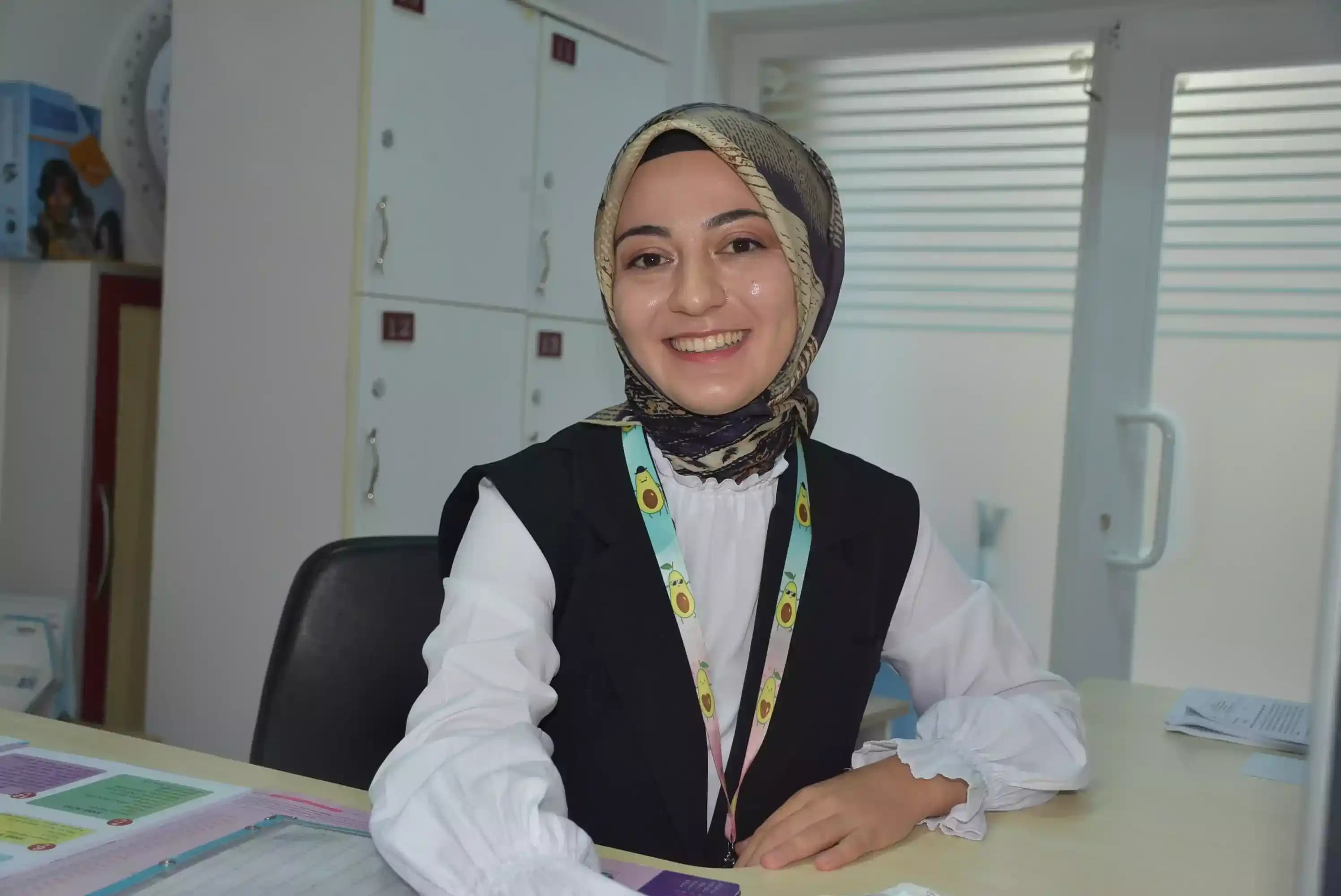 18 Yaşında Kendi Kıyafetlerini Seçmek İçin Başlangıç Rehberi ve Alışveriş Stratejileri