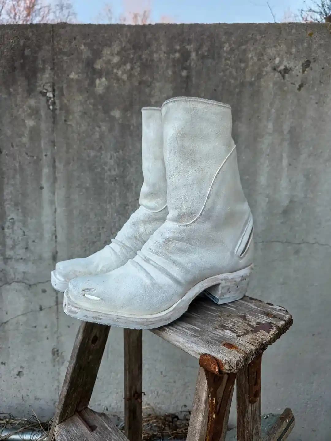 El Yapımı Deri Ayakkabılarda Geleneksel Teknikler ve Kaliteli Malzemelerle Üretim