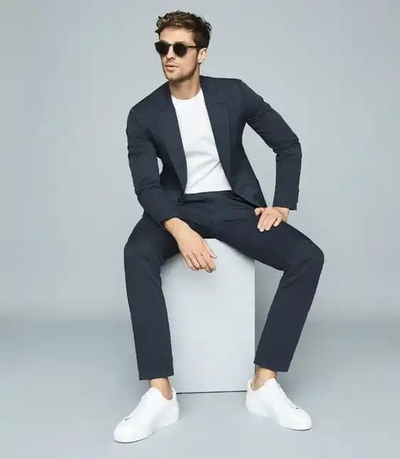 Smart Casual Ayakkabılar: Orta Seviye Şıklık İçin Uygun Modeller ve Seçenekler