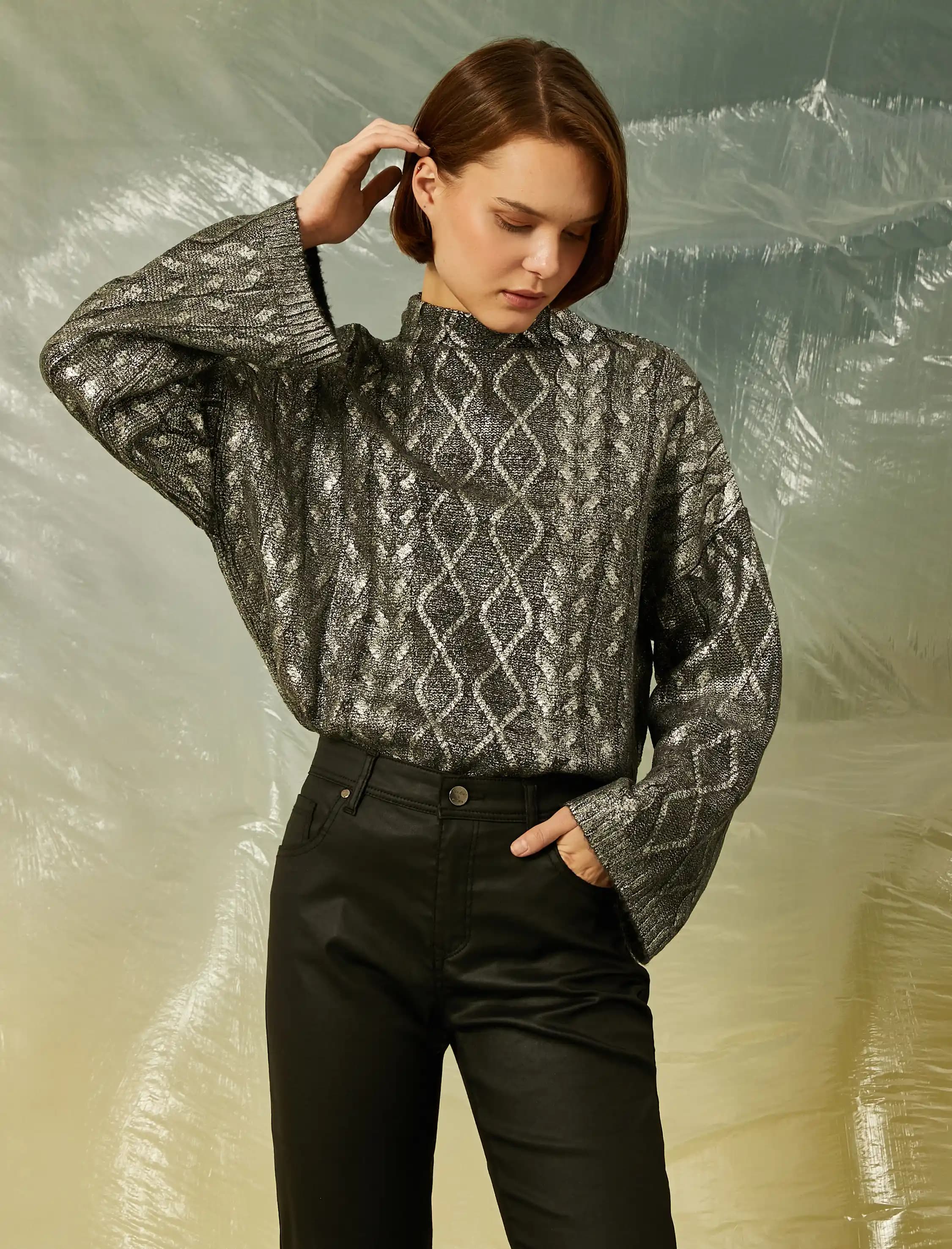 Oversize Triko Kazaklar ile Rahatlık ve Şıklığı Bir Arada Yakalayın