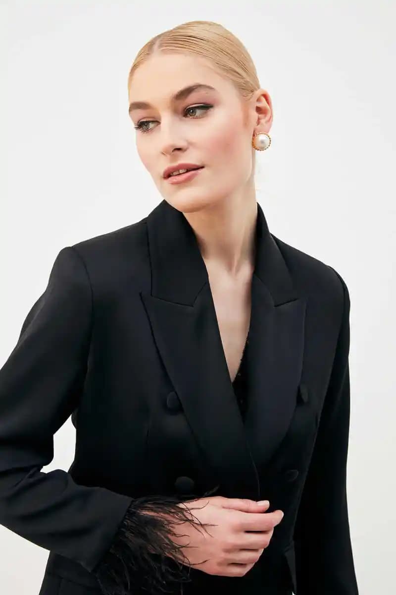 Tüylü Blazer Modası ve Stil İpuçları: Güncel Trendler ve Kombinasyon Önerileri