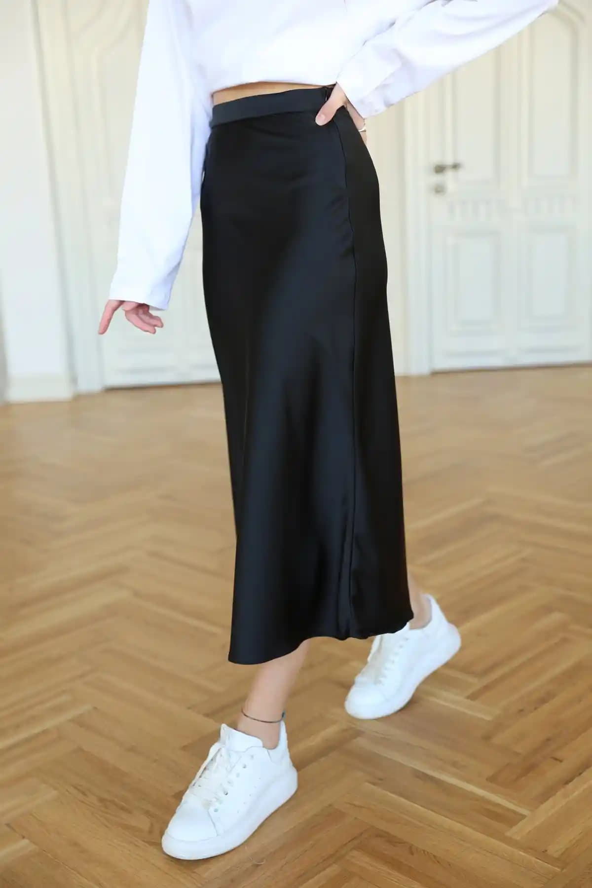 Uzun Saten Etekler: Moda Trendleri, Kombinasyon ve Bakım İpuçları