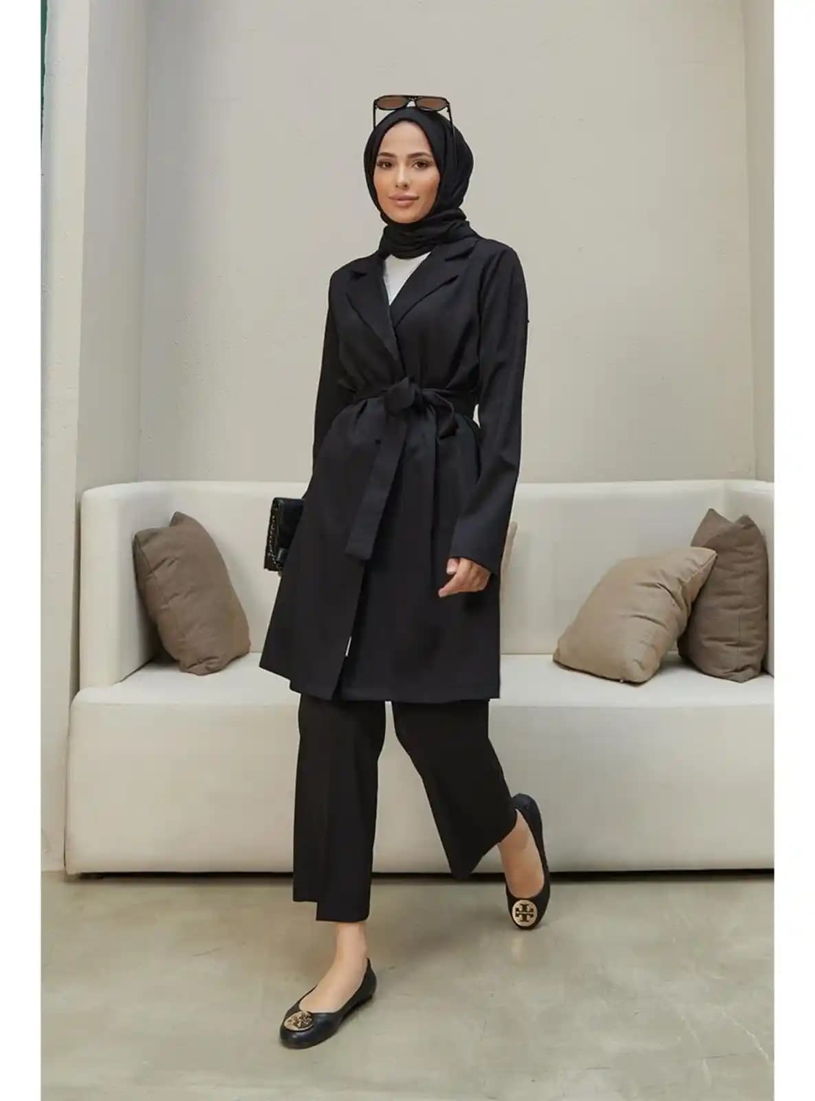 Tesettür Ceket Takımlarıyla Şıklık ve Çok Yönlülük Sağlayan Moda Seçenekleri