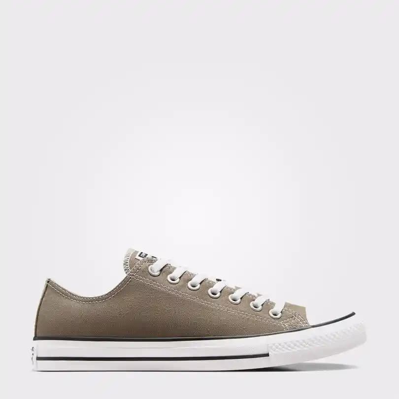 Açık Kahverengi Converse Ayakkabılar: Günlük Şıklık ve Konforun Buluşması