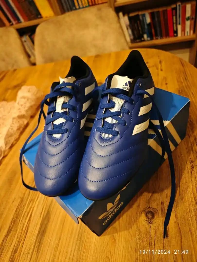 Adidas Orijinal Kramponlar: Futbol Tutkunlarının Güvenle Tercih Ettiği En İyi Seçenekler