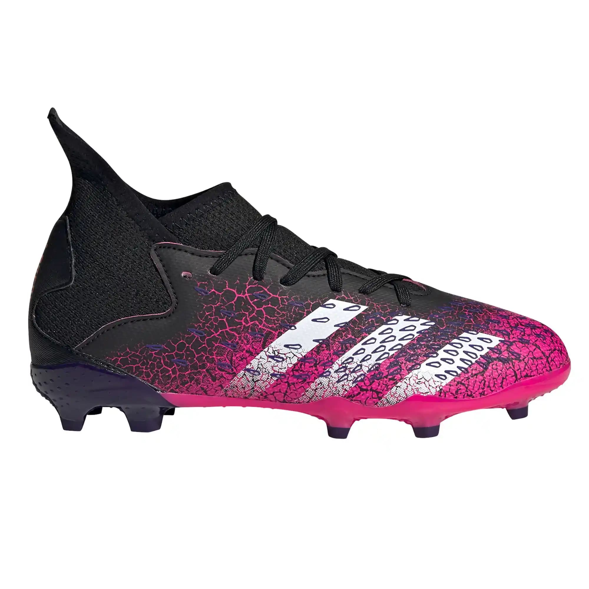 Adidas Predator Çocuk Kramponları: Performans ve Şıklık Sunan En İyi Seçenekler