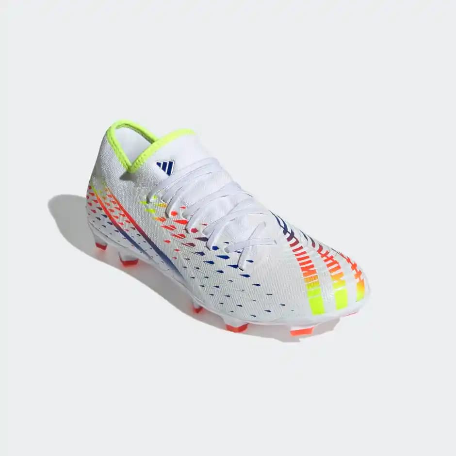 adidas Predator Edge 3: Modern Tasarımı ve Teknolojisiyle Futbolun Vazgeçilmezleri