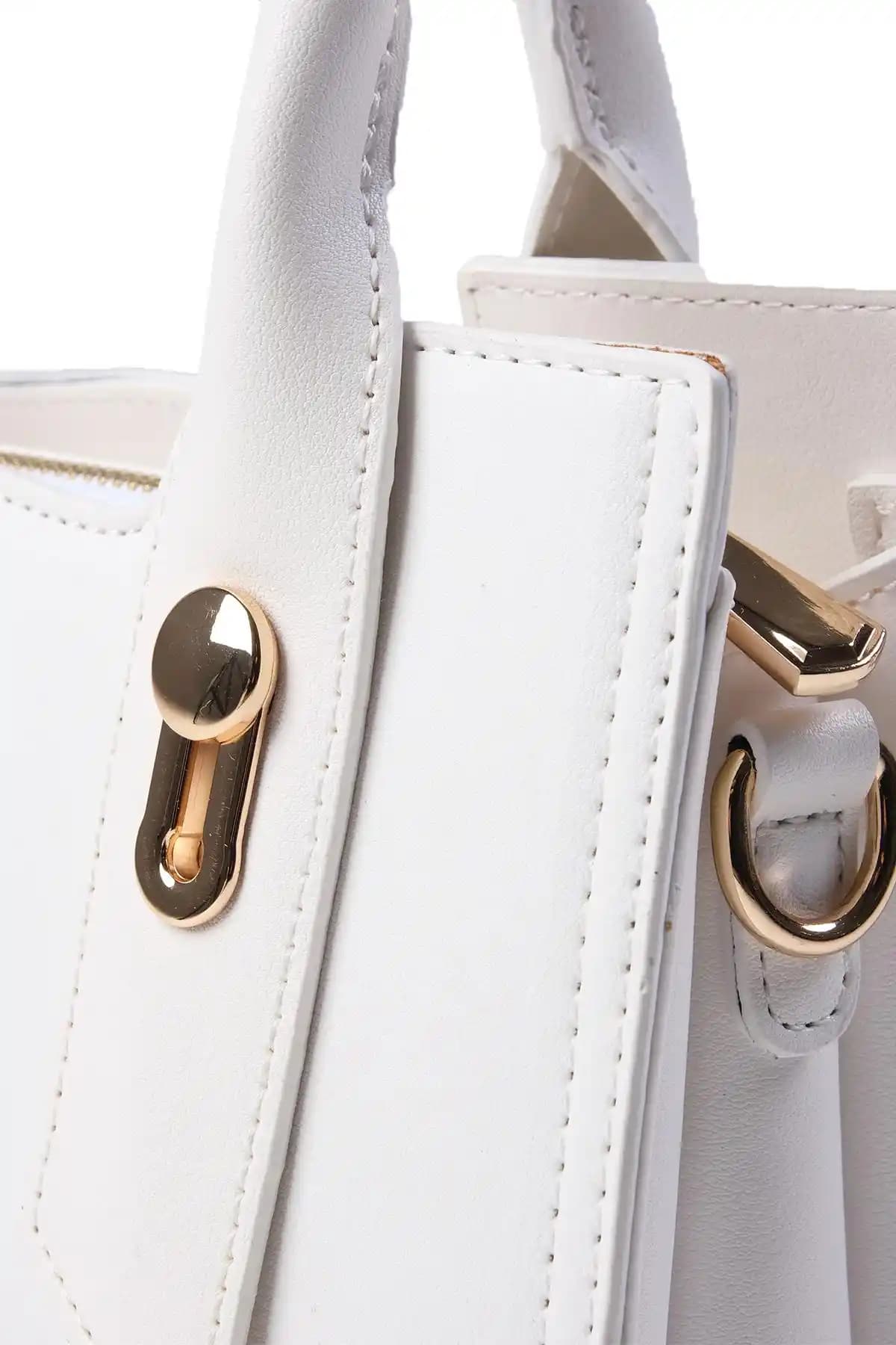 Beyaz Çanta Modelleri ve Kombin İpuçlarıyla Stilinizi Tamamlayın