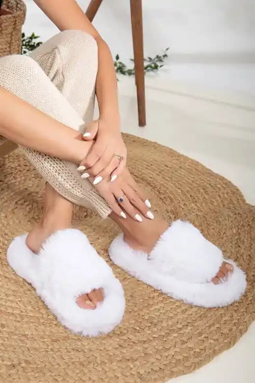 Beyaz Ev Terliği Seçerken Dikkat Edilmesi Gerekenler ve Trendler
