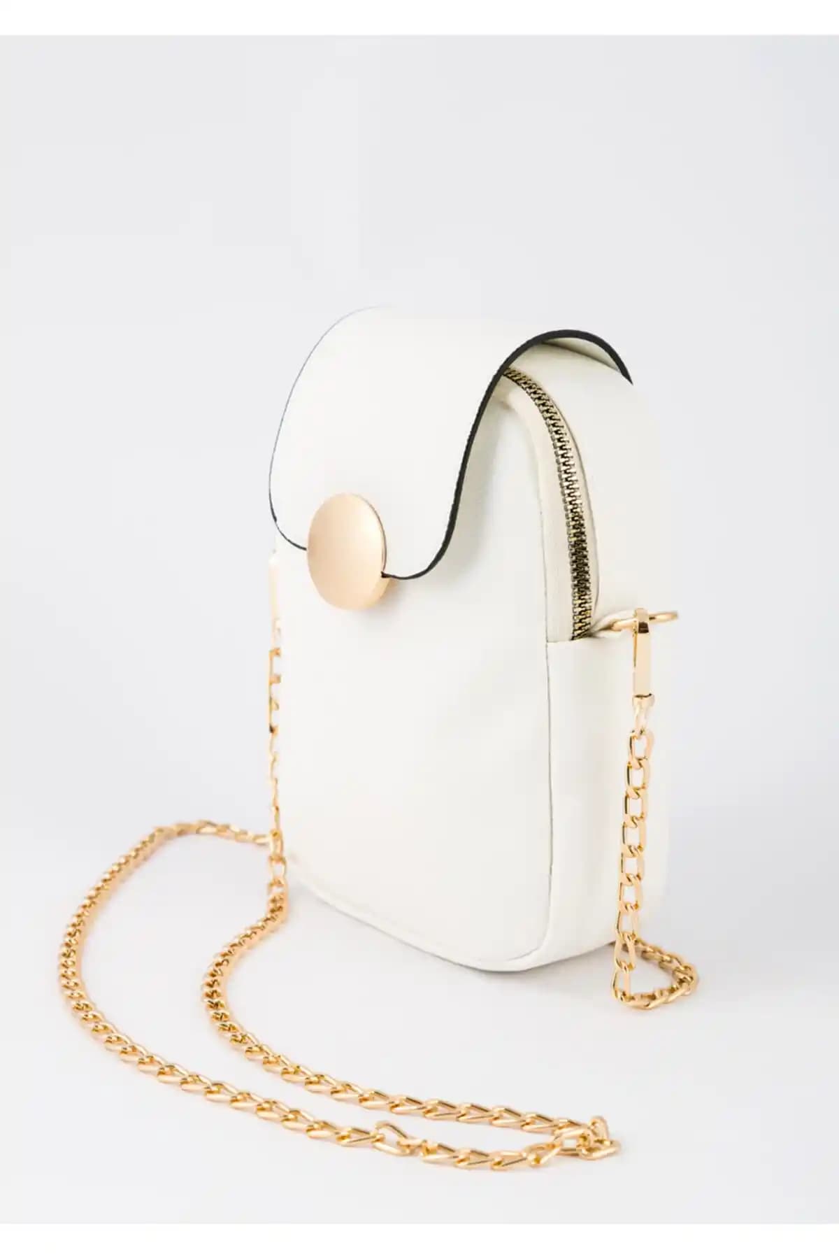 Beyaz Telefon Çantası Seçenekleri ve Kombinasyon İpuçlarıyla Şıklığınızı Tamamlayın