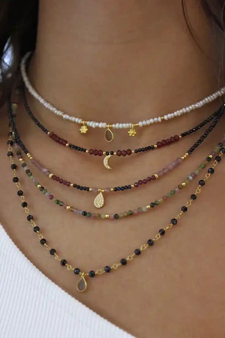 Boncuklu Takılar: Geleneksel ve Modern Tasarımlarla Kendine Özgü Aksesuarlar