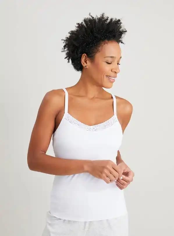 Camisole Modelleri ve Kombinasyonları: Güncel Trendler ve Stil Önerileri