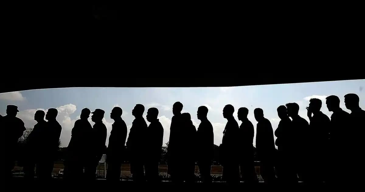 Çiçekli Süveterlerle Şık ve Doğal Bir Tarz Yaratmanın Yolları