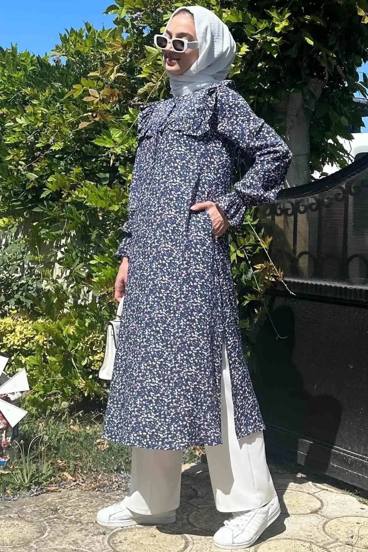 Çiçekli Tunik Modası: Renkli ve Şık Kombinlerle Bahar ve Yaz Stilinizi Yükseltin