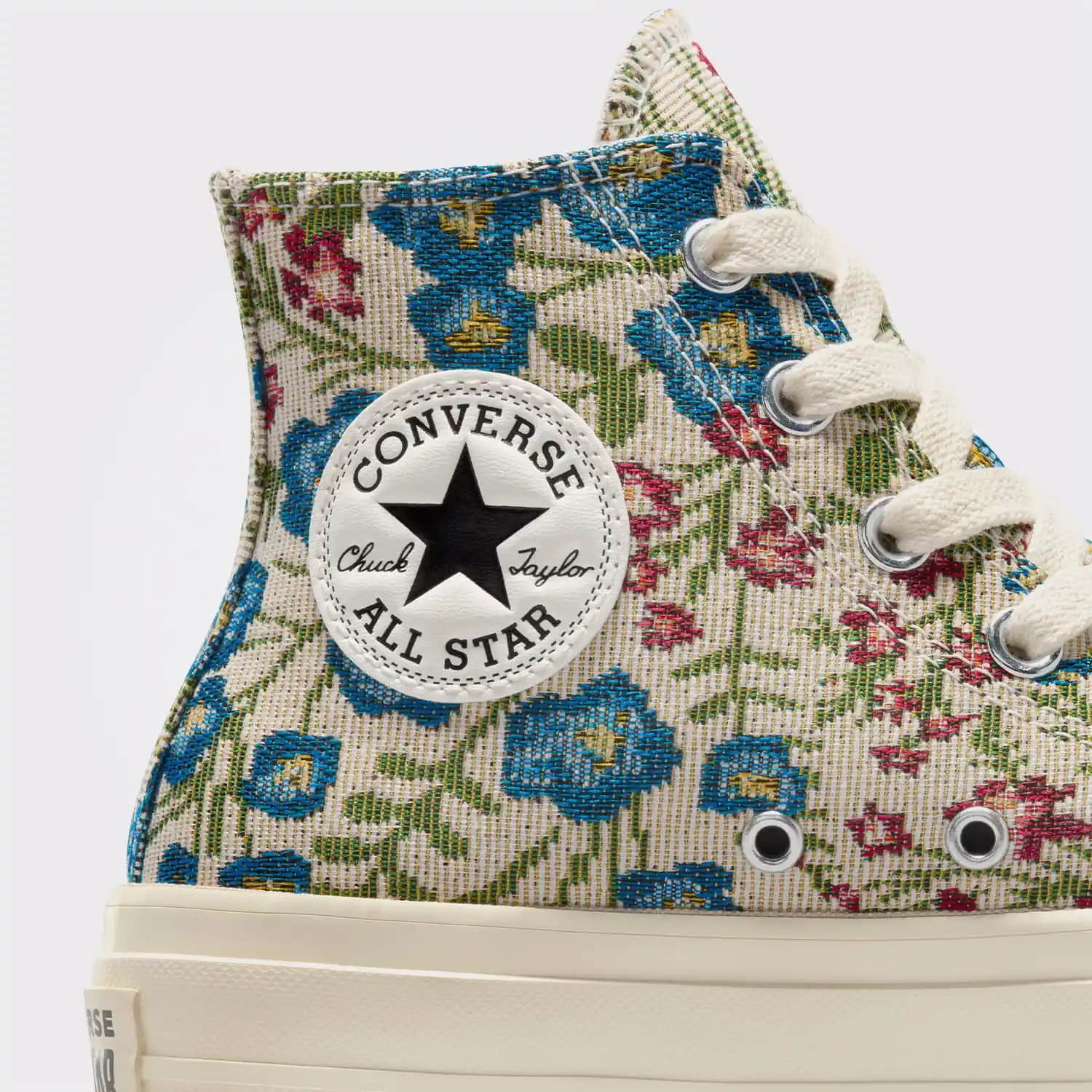 Converse Kadın Renkli Modelleriyle Tarzınıza Renk Katmanın Yolları ve Stil İpuçları
