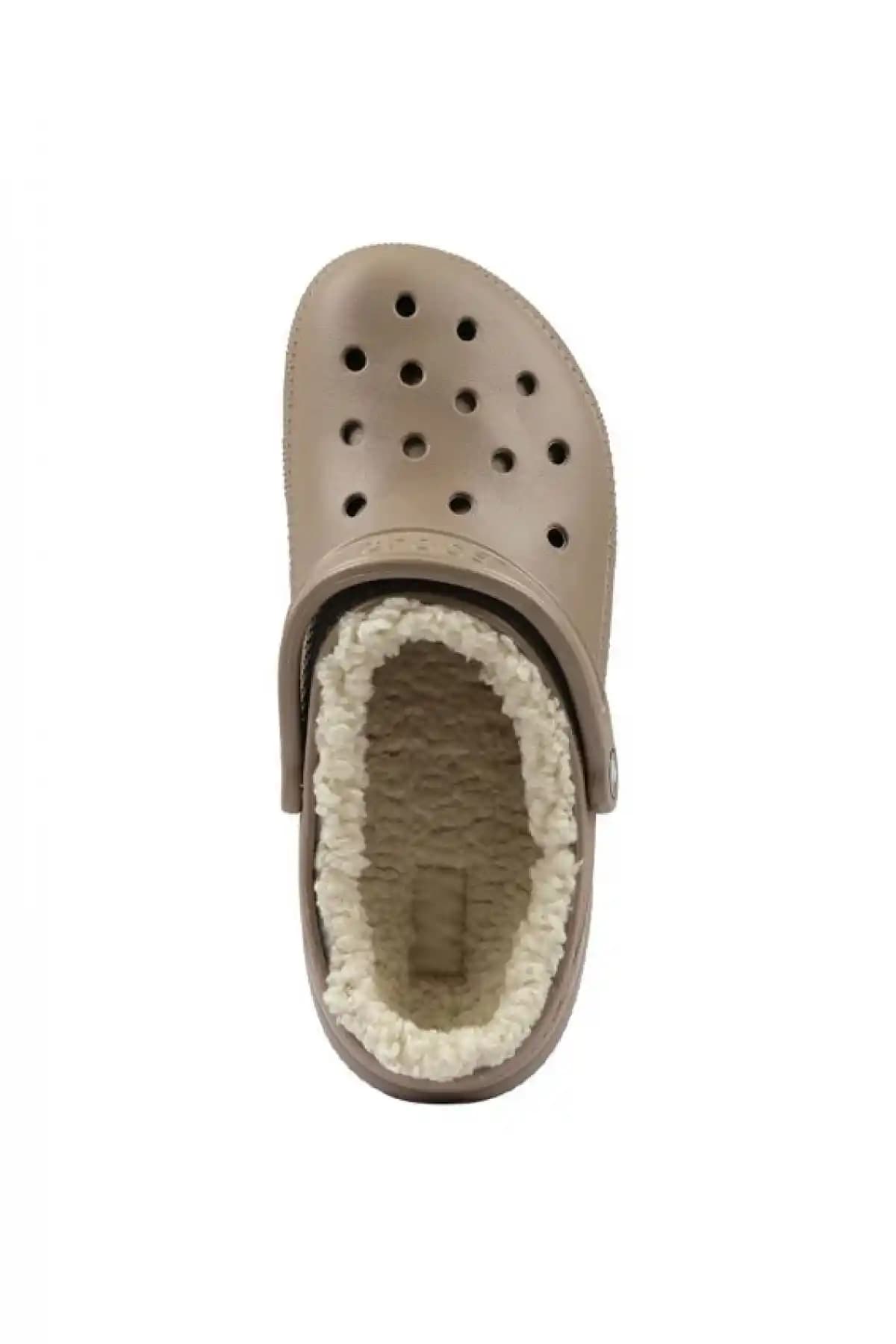 Crocs Yünlü Terlik: Konfor ve Şıklığı Bir Arada Sunan Modern Tasarımlar