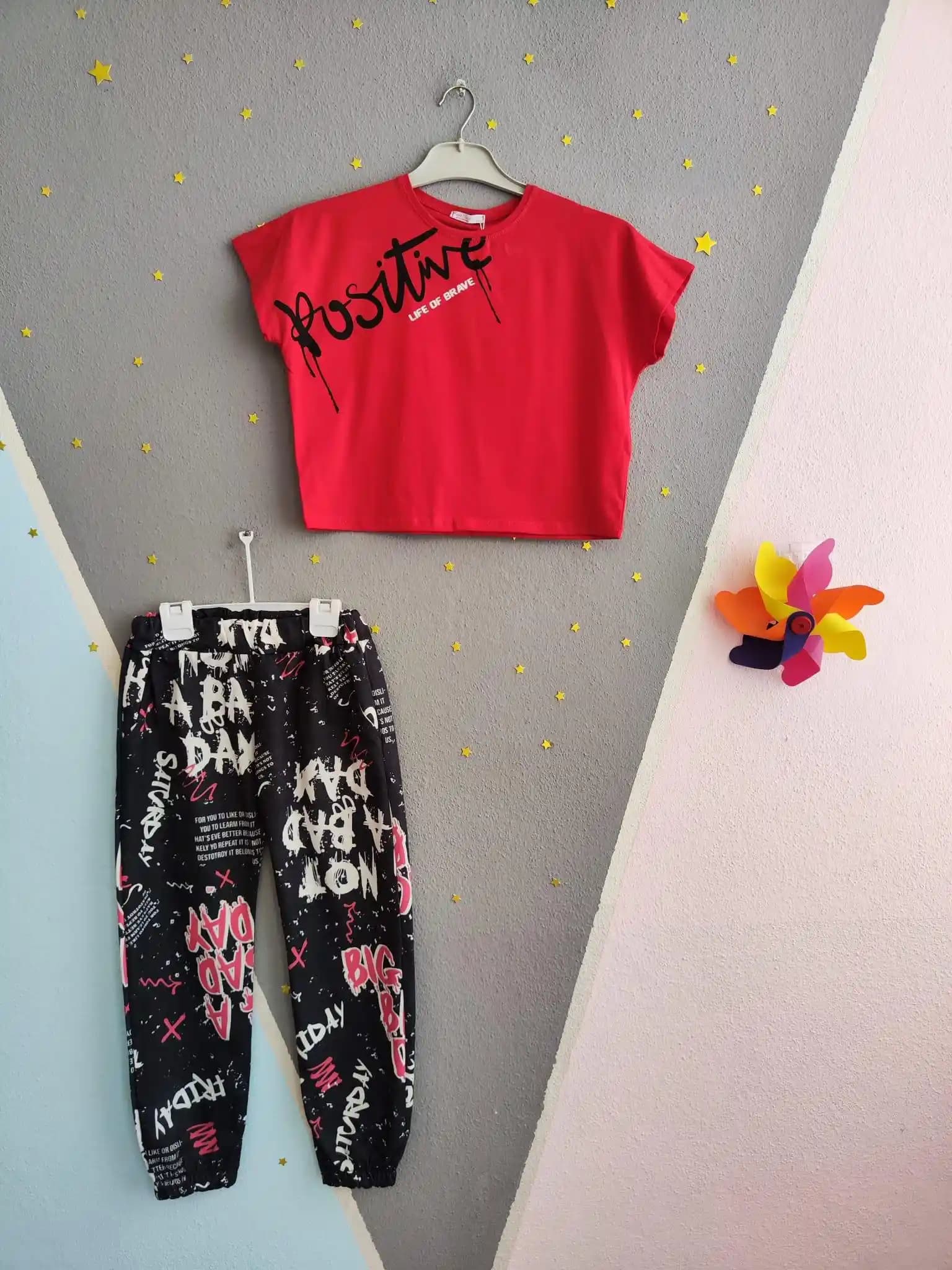 Crop Çocuk Modası: Rahatlık ve Şıklığın Modern Buluşması
