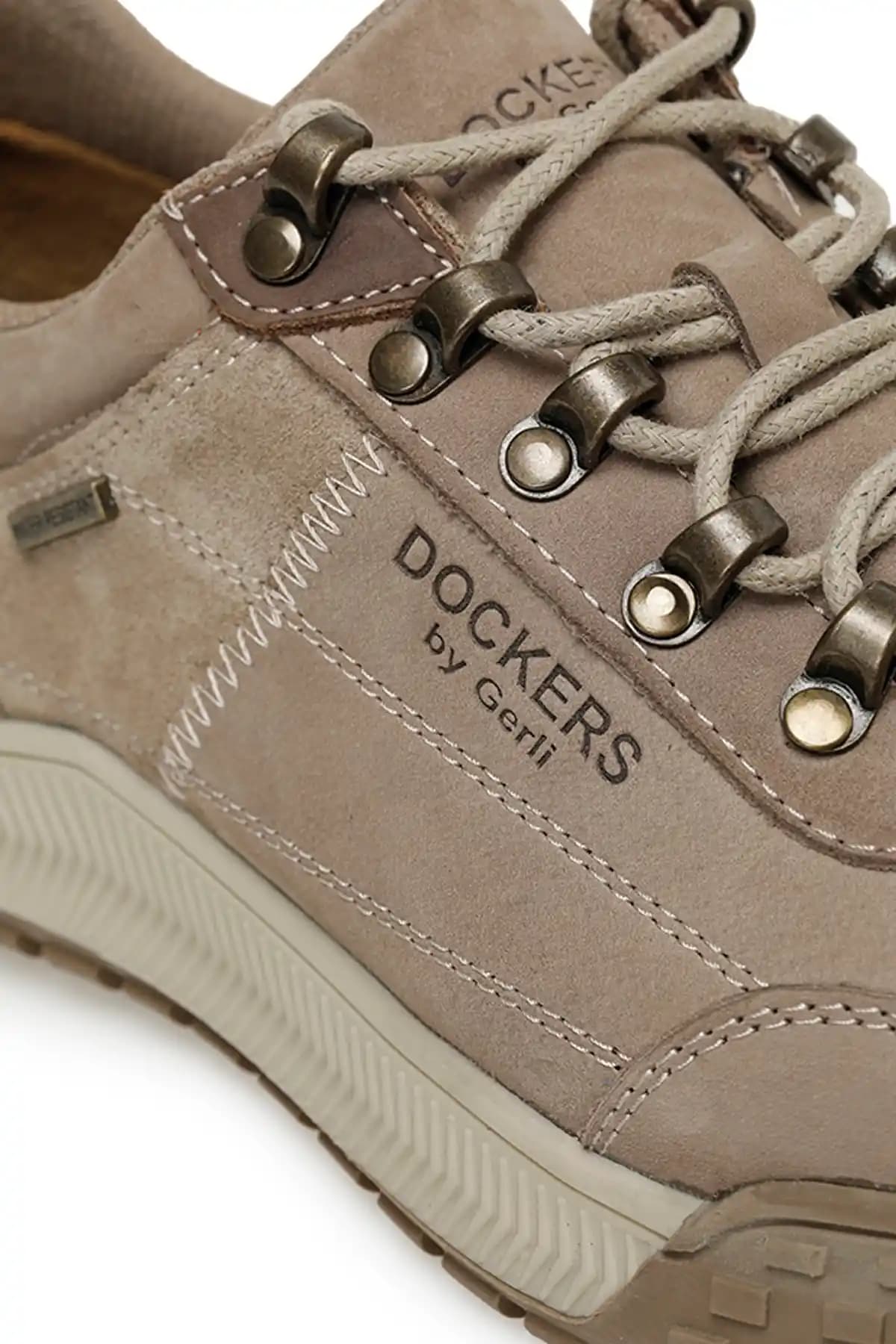 Dockers Kundura: Şıklık ve Konforu Bir Arada Sunan Modern Ayakkabı Seçenekleri