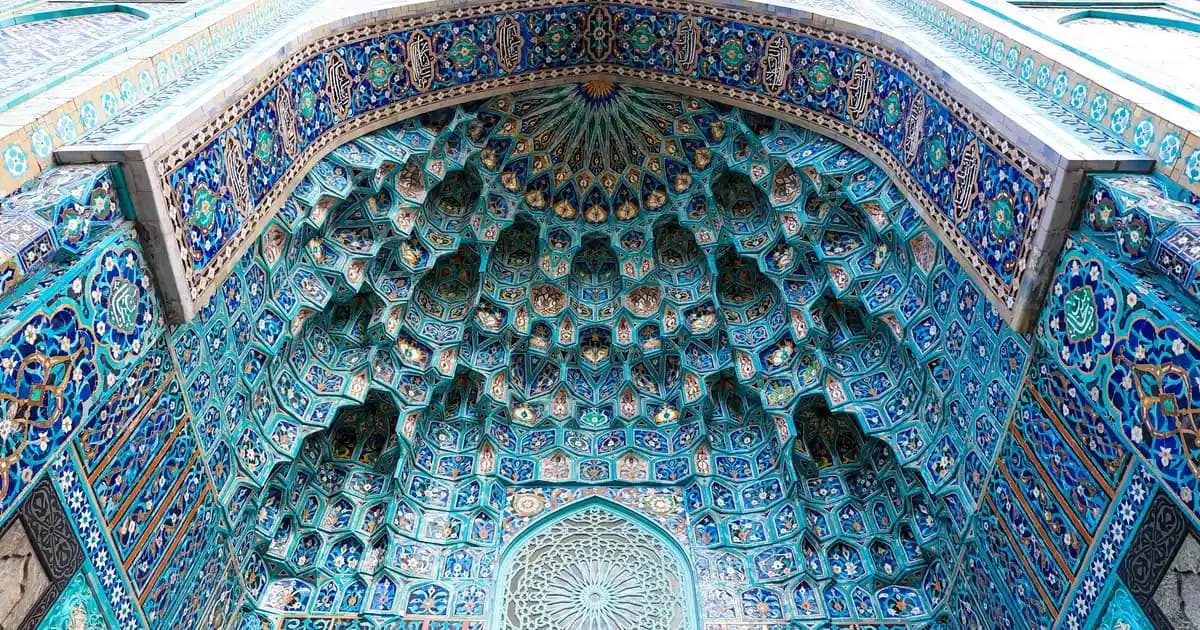 Düşük Bel Modası: Rahatlık ve Şıklığı Bir Arada Sunan Trendler ve Stil Önerileri