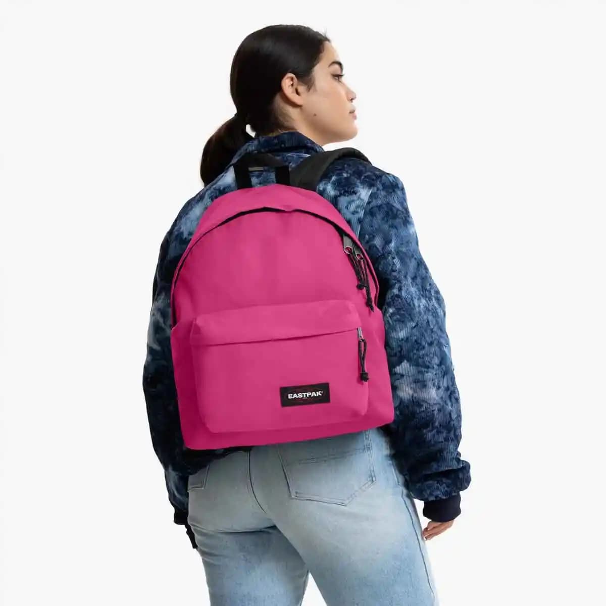 Eastpak Okul Çantası: Dayanıklı ve Şık Tasarımlarla Öğrencilere Özel Çözüm