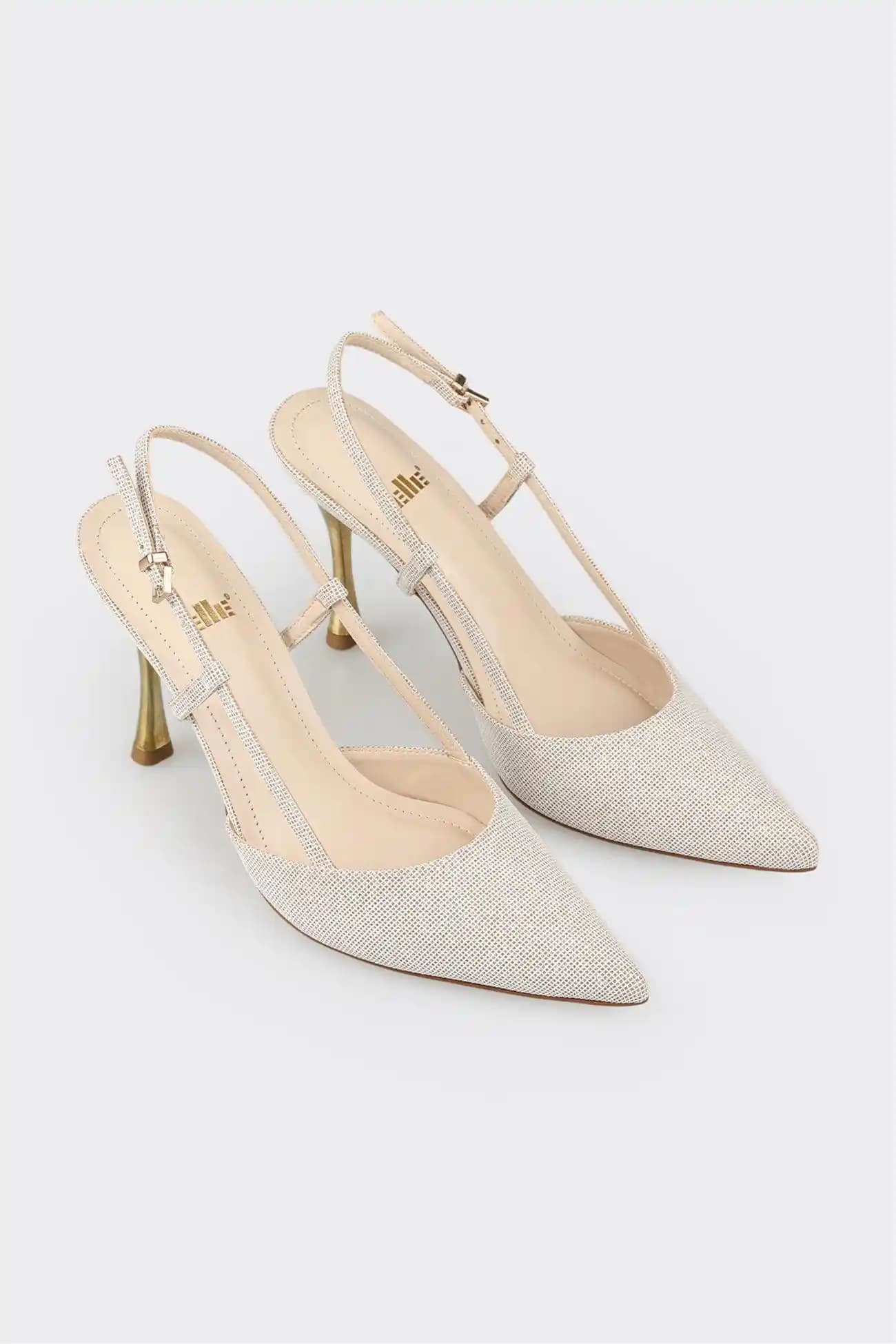 Ekru Topuklu Ayakkabılar: Moda ve Zarafetin Vazgeçilmez Parçası