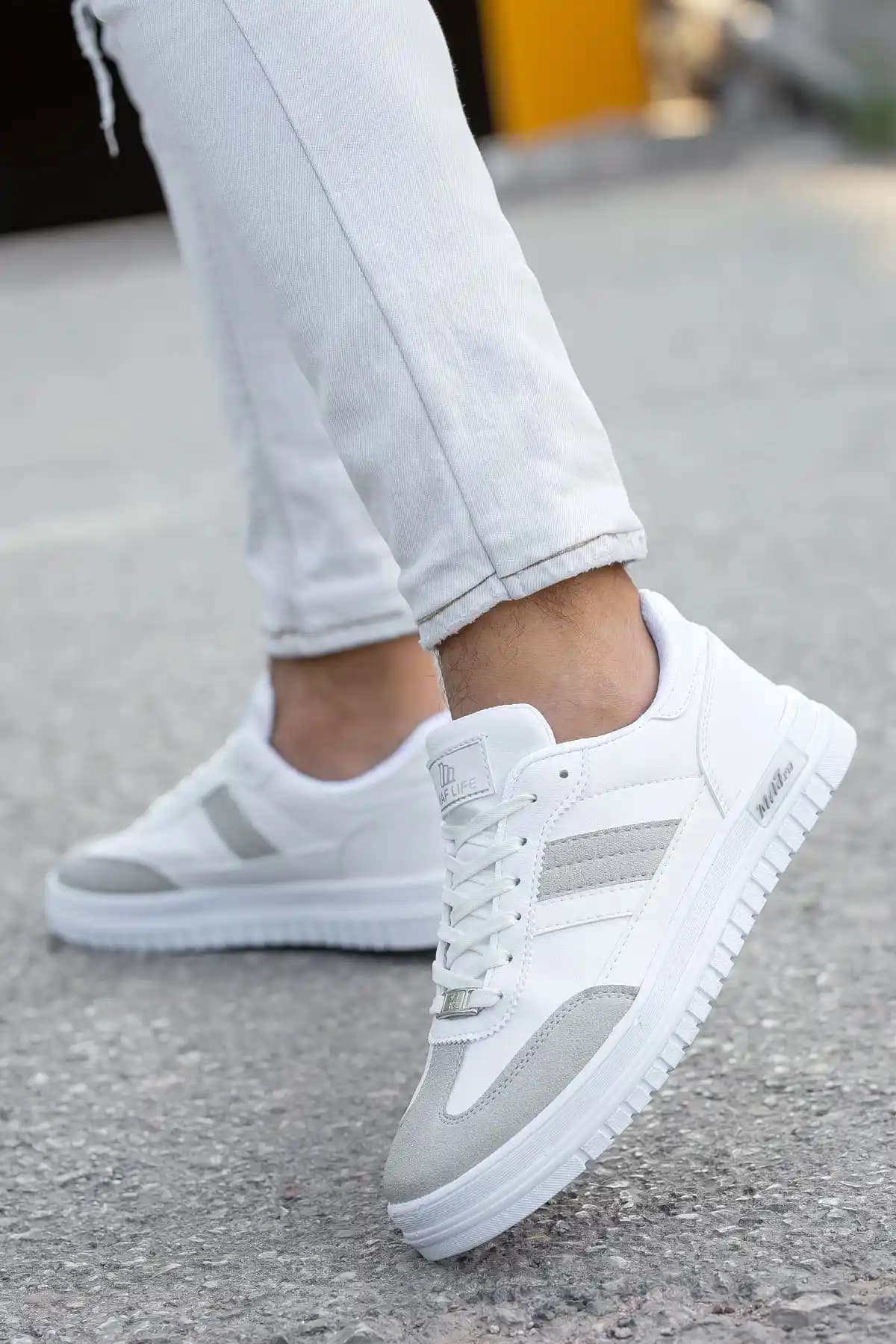 Erkek Beyaz Günlük Ayakkabı Seçimi ve Kombinasyon İpuçları